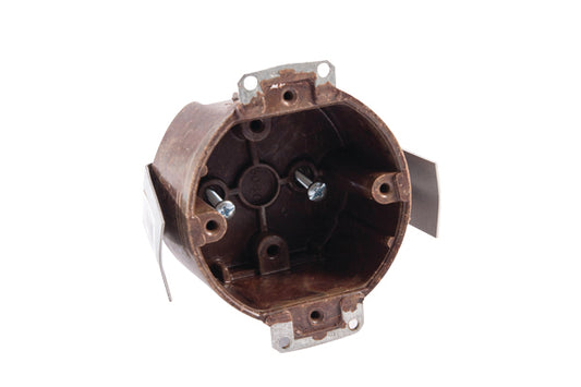 4" ROUND OUTLET BOX WITH BRACKETS